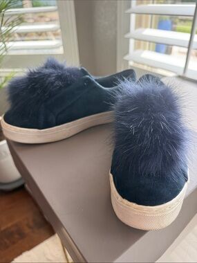 SAM EDELMAN Womens Navy Pom-Pom Slip-On Sneakers